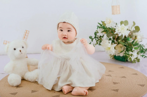 伊犁哈萨克孕妇几个月开始显怀